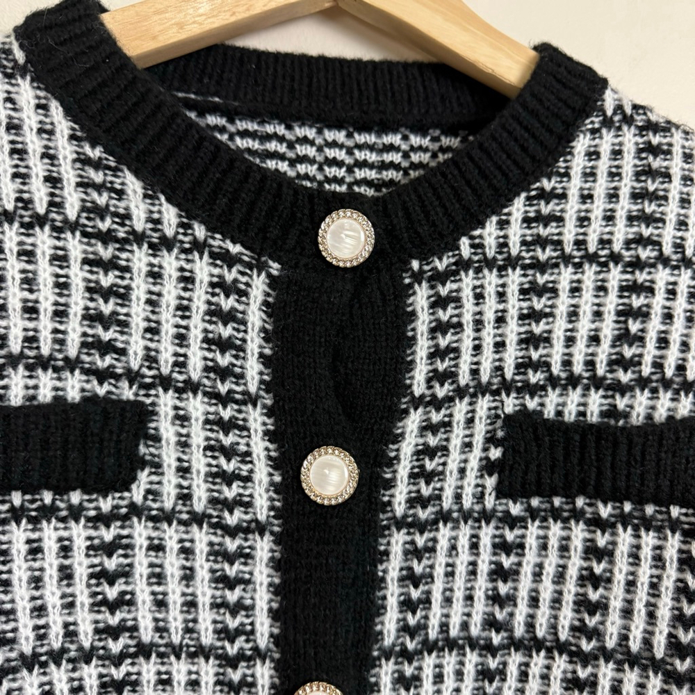 NWT Cardigan Women Size Medium Black and White Knit Crochet Cropped Button-up - Picture 11 of 16